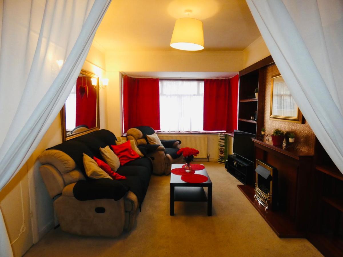 Spacious 3 Bed House With Parking & Good Transport South Norwood Exteriör bild
